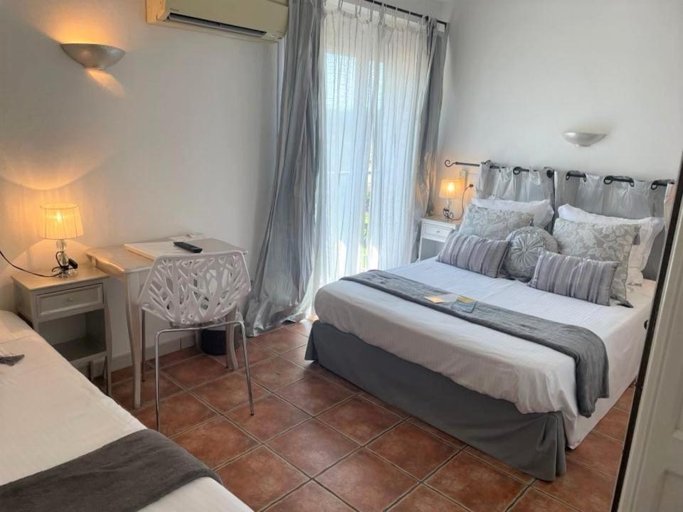 Hotel Le Mediterranee Hyeres Exterior photo